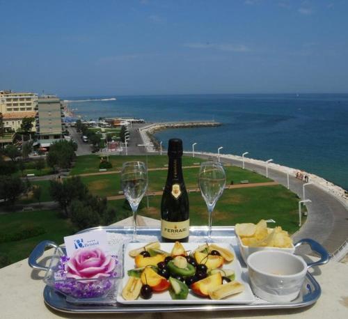 Hotel Bristol Πέζαρο Εξωτερικό φωτογραφία