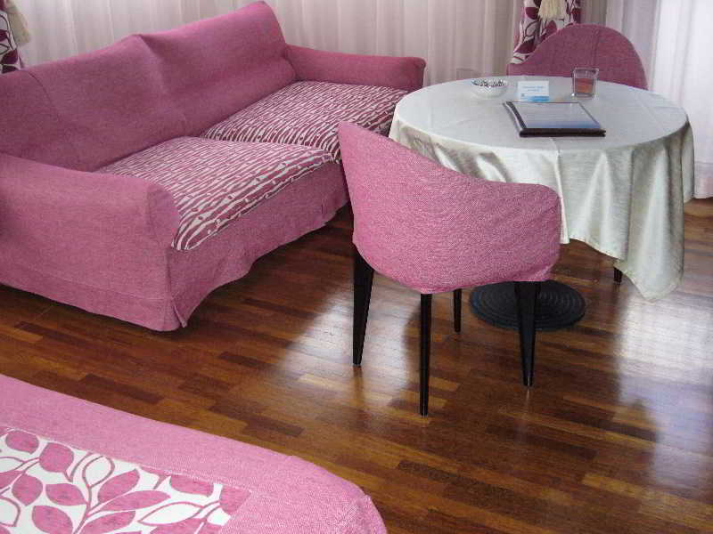 Hotel Bristol Πέζαρο Εξωτερικό φωτογραφία