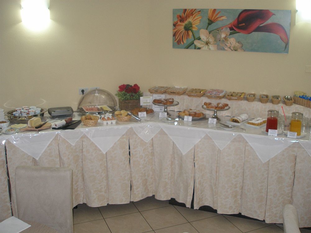 Hotel Bristol Πέζαρο Εξωτερικό φωτογραφία
